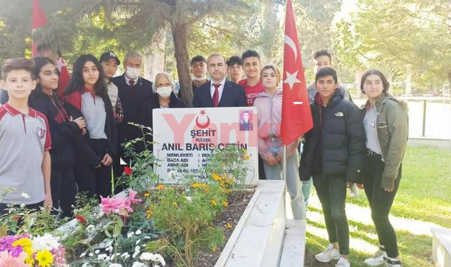 Şehitlerini unutmadılar
