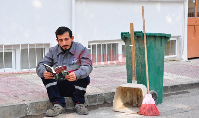 Temizlik işçisi unutamadığı aşkı için kitap yazdı