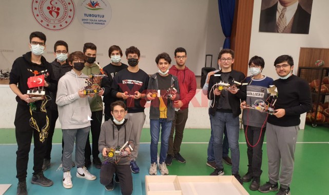 Turgutlu Deneyap Atölyesi’nde 'İleri Robotik Eğitimi Projesi' şenliği