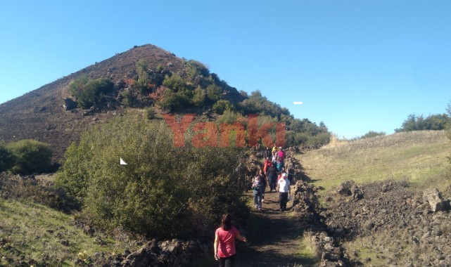 Zirve Dağcılık  Kula Yanık Ülke gezisindeydi