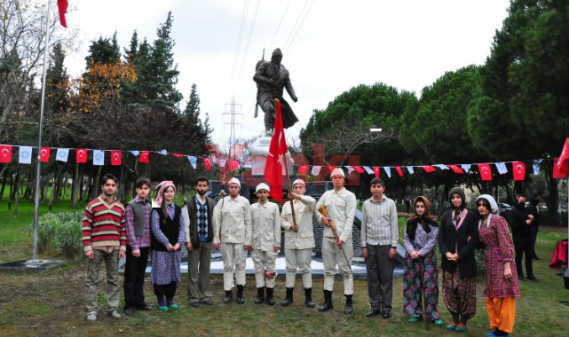 Manisa'da Sarıkamış Şehitleri anısına yaptırılan anıt açıldı