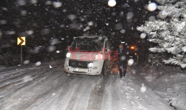 Spil'de karda mahsur kalanlar kurtarıldı