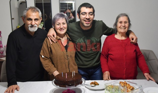Doktorların 1 yaşında 'yaşamaz' dediği Deniz çeyrek asra ulaştı
