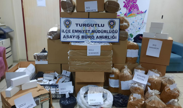 Turgutlu'da kaçak tütün operasyonu: 147 bin makaron ve 90 kilo tütün ele geçirildi