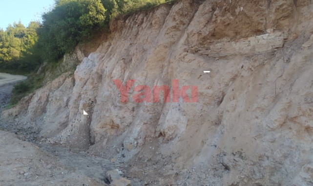 Yağmur suları tarihi mezarı açığa çıkardı