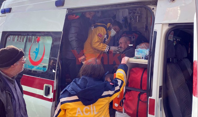 Bulvarda otomobil ile motosiklet çarpıştı: 1’i ağır 3 yaralı