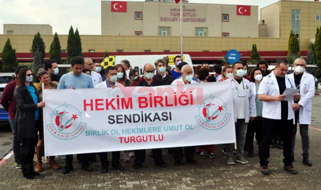 Turgutlu'da doktorlar, meslektaşlarına yapılan saldırıyı kınadı