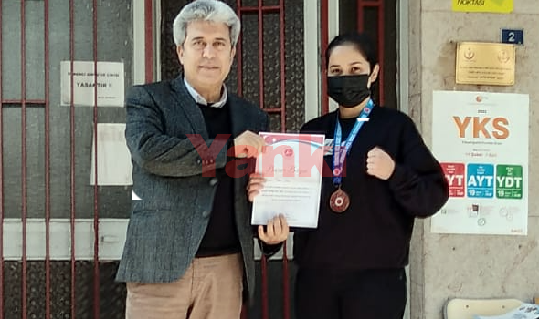 Turgutlu Lisesi öğrencisi Örtün'den kick boksta Türkiye 3.lüğü