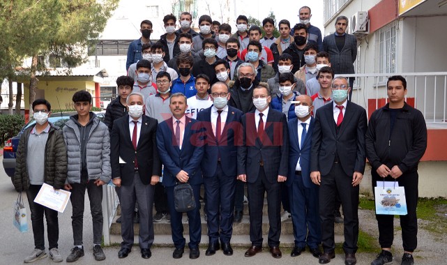 Turgutlu’nun gönüllü tarih elçilerine sertifikaları verildi