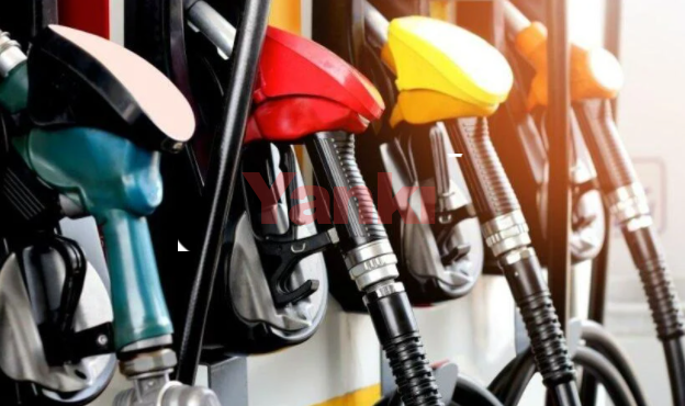 Benzine ve motorine yapılan son zam geri çekildi!