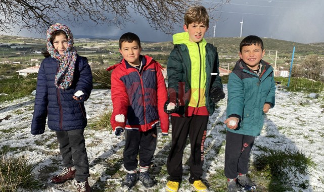 Çeşme'de kar etkili oldu