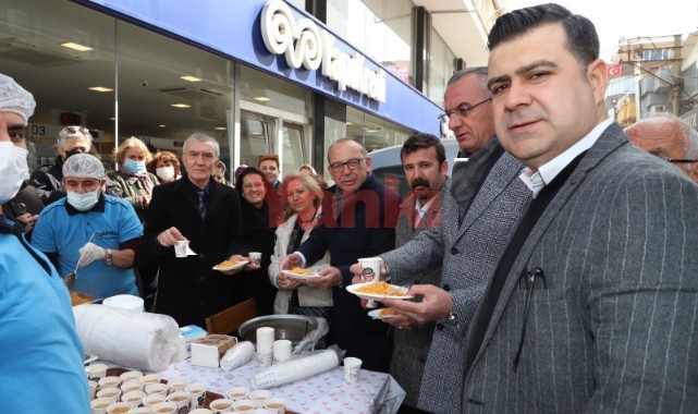 CHP Çanakkale Zaferinin yıl dönümünde bulgur pilavı ve hoşaf dağıttı
