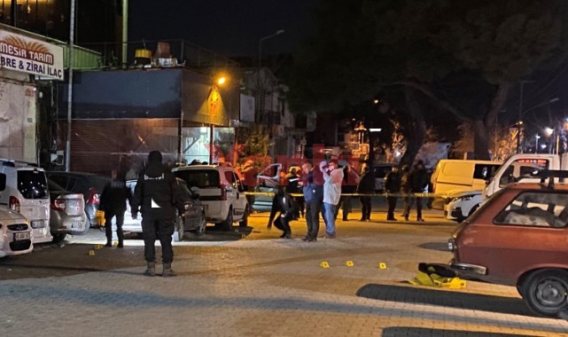 Eğlence mekanı önünde silahlı kavga: 3 yaralı