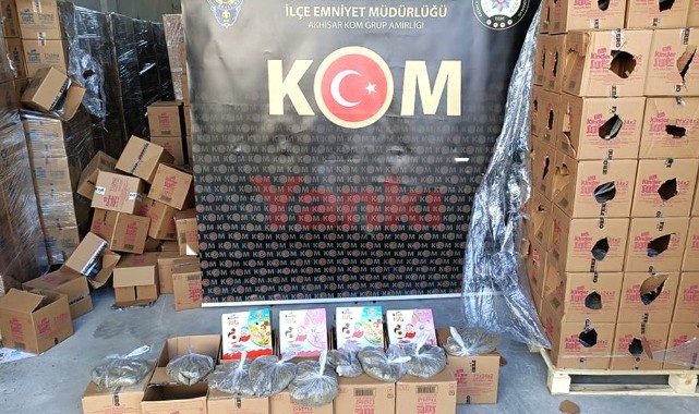 Gıda kolilerinden 'inşaat kumu' çıktı; depo sahibi gözaltına alındı 