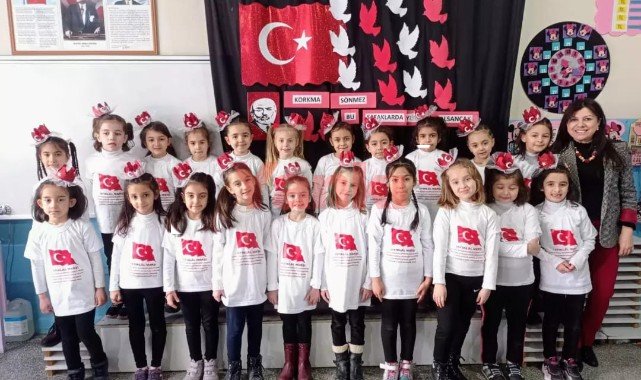 Hilmi Pekcan öğrencileri Mehmet Akif'i andı