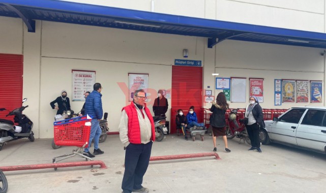 Market 'sayım var' diyerek satış yapmadı, vatandaşlar tepki gösterdi