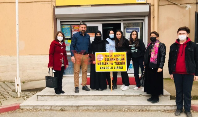 Öğrenci kardeşlerine hijyen eğitimi verdiler