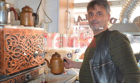 Turgutluspor'un Eski Amigolarından Faruk Erol Çay Ocağı Açtı.