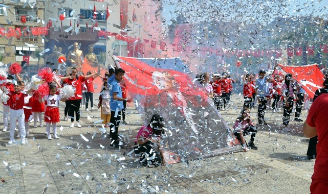 23 Nisan coşkuyla kutlandı