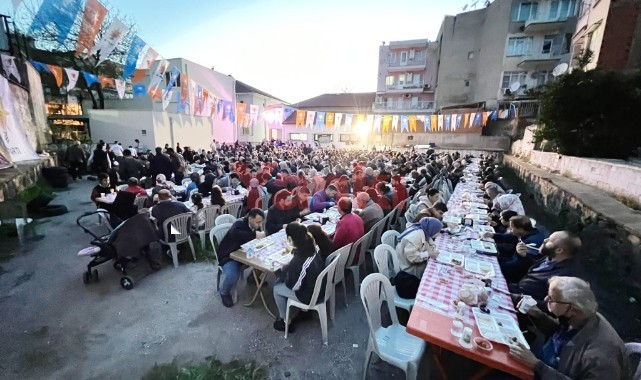 AK Parti Turgutlu İlçe Teşkilatı iftarda bir araya geldi