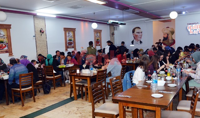 Gamalı Köftecisi’nde iftar sofraları dolup taşıyor