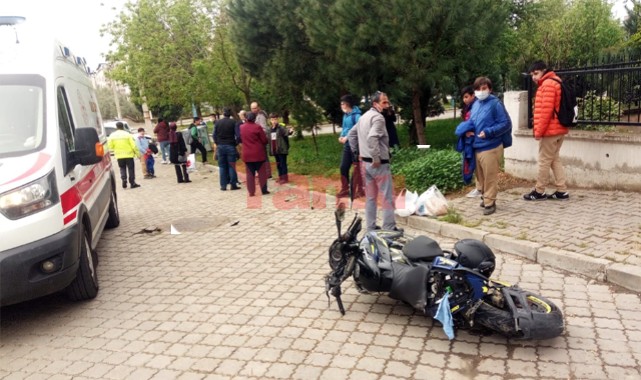 Hafif ticari araçla çarpışan motosikletli ağır yaralandı