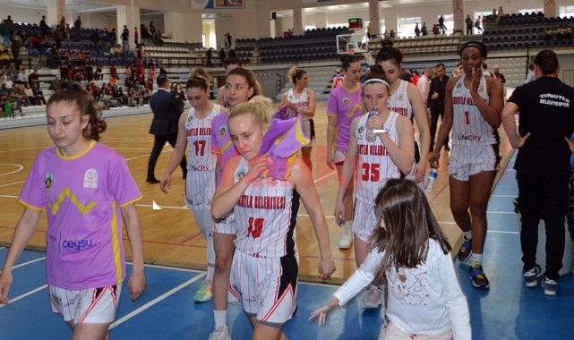 Turgutlu Belediyespor play off'ta BOTAŞ Gelişim'e elendi