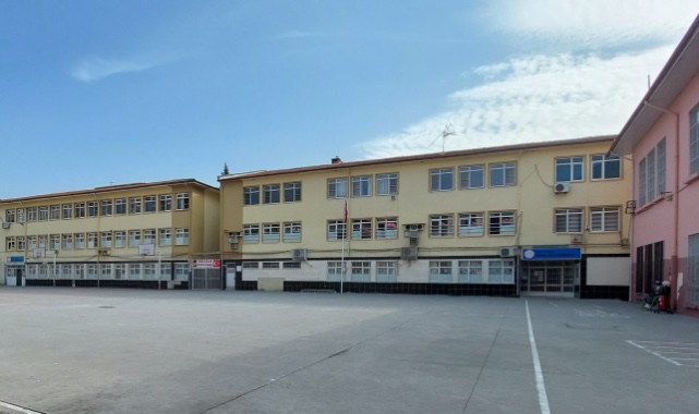 38 öğrenci gıda zehirlenmesi şüphesiyle hastaneye kaldırıldı