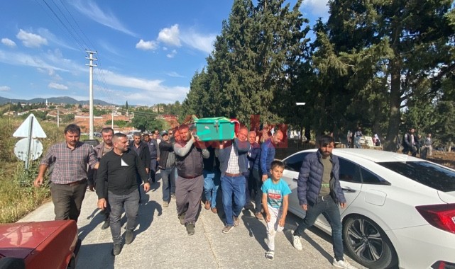 Gölette boğulan ikizler yan yana toprağa verildi