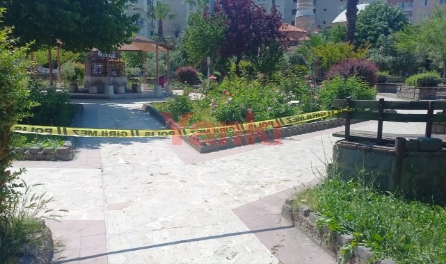 Parkta başından tabancayla vurulan kişi öldü