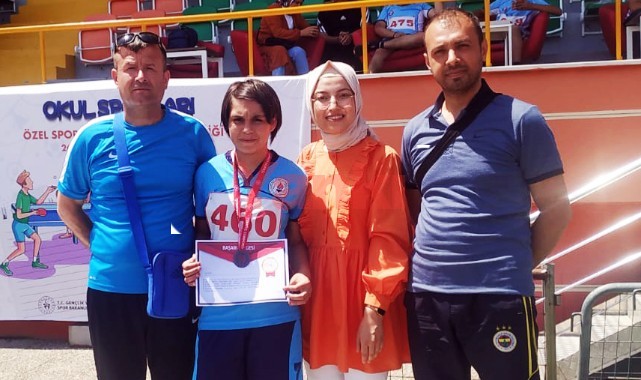 Turgutlulu özel sporcu Aleyna çifte madalyayı kaptı!