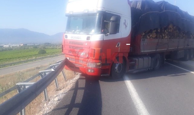 Yolda kalp krizi geçiren TIR şoförü yaşamını yitirdi