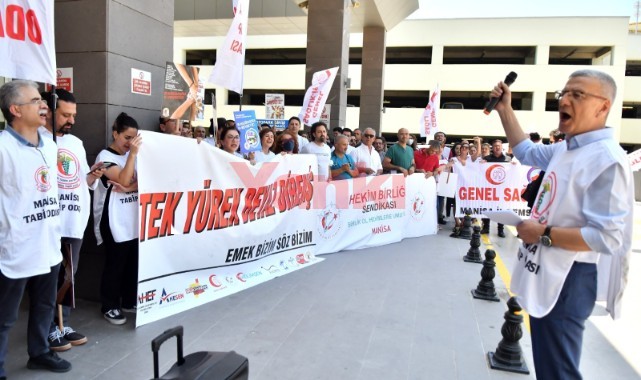 Doktorlar ve sağlık çalışanları bir gün iş bıraktı