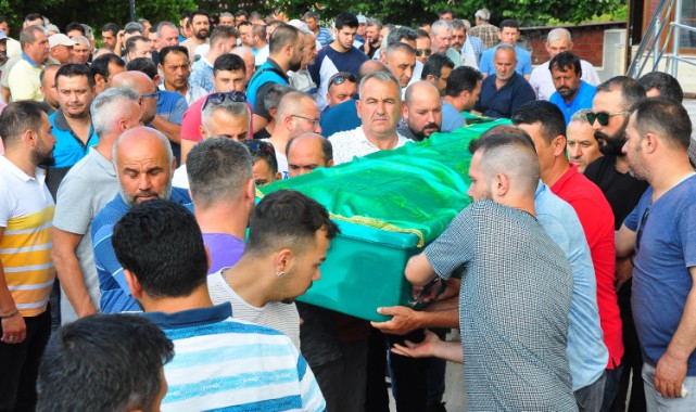 Kocasının öldürdüğü anne ve oğlu yan yana toprağa verildi