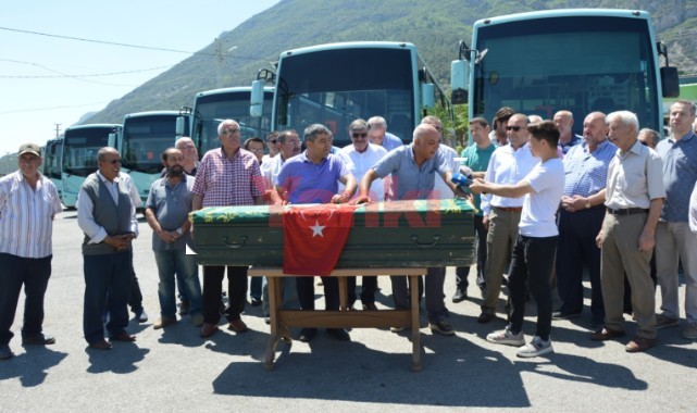 Kontak kapatıp, temsili cenaze namazı kıldılar