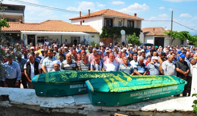 Su kanalındaki göçükte ölen 2 kişi toprağa verildi
