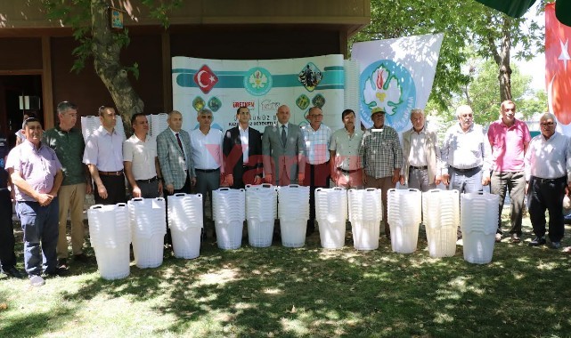 Turgutlu'da üzüm üreticilerine 5 bin kelter dağıtıldı