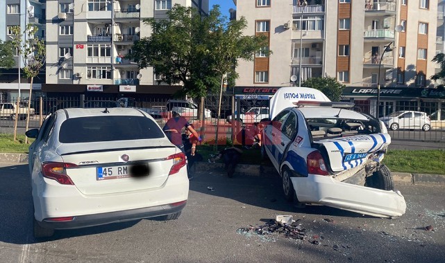 Kazada 5'i polis 6 kişi yaralandı