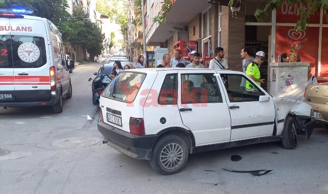 Otomobille motosiklet çarpıştı: 2 yaralı