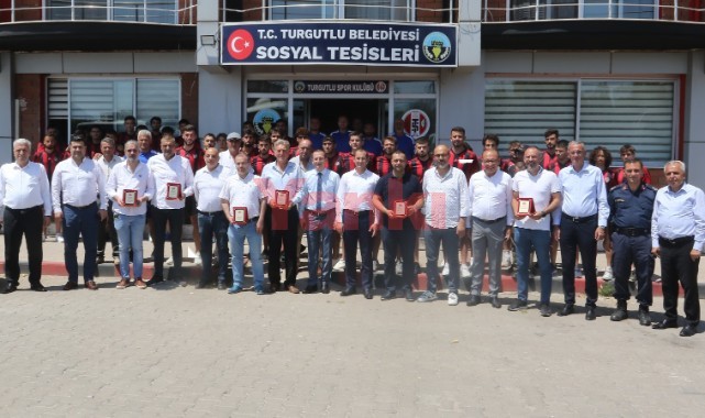 Turgutluspor'dan eski başkanlara teşekkür plaketi