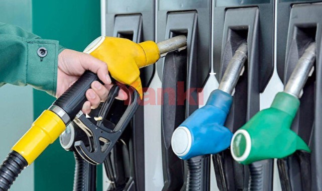 Benzinde 2 lira 23 kuruş, motorinde 1 lira 15 kuruş indirim geldi