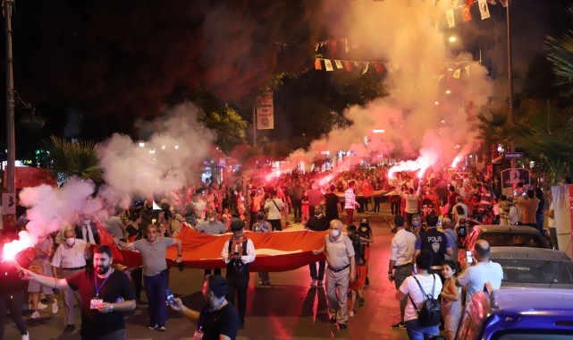 Büyük Zaferi Kutluyoruz