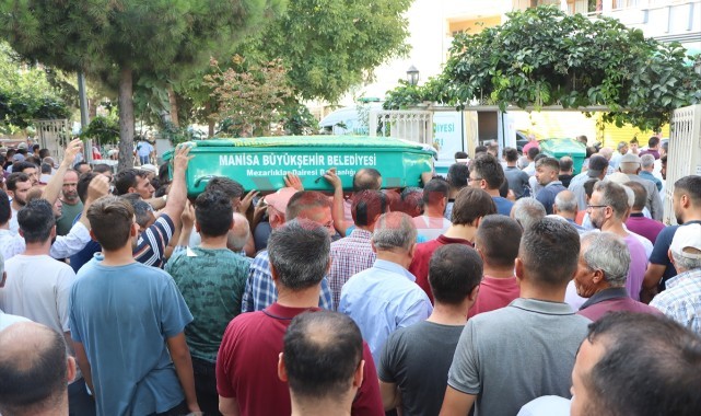 Kazada ölen anne ve oğlunun cenazeleri defnedildi