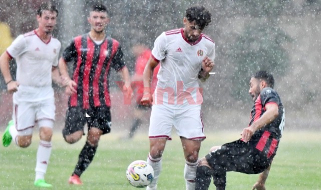 Uşakspor-Turgutluspor hazırlık maçına sağanak engeli