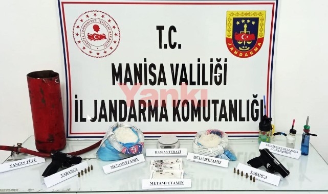 Uyuşturucuyu yangın söndürme tüpüne saklamışlar: 4 gözaltı