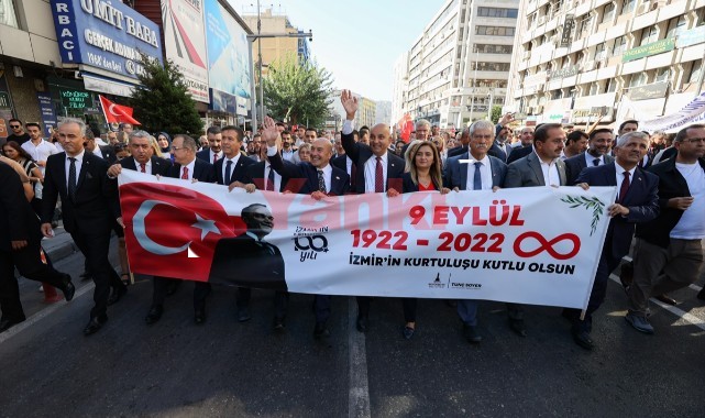 İzmir'in düşman işgalinden kurtuluşunun 100. yıl dönümü kutlanıyor