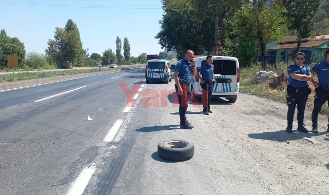 Otomobilden fırlayan lastiğin isabet ettiği polis memuru yaralandı