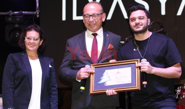 Sanatçı İlyas Yalçıntaş, Turgutlu'da sahne aldı