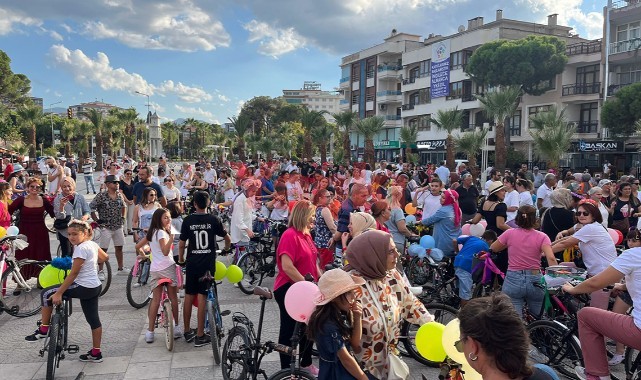 'Süslü kadınlar' Turgutlu'da pedal çevirdi