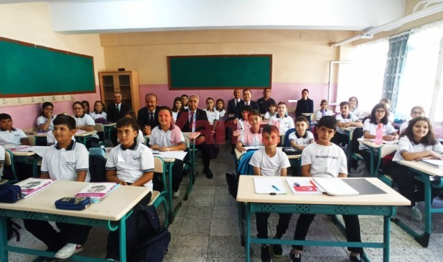 Turgutlu'da İlköğretim Haftası kutlandı